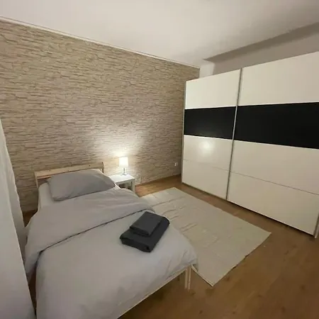 Mit 3 Betten Und Kostenlosem Parkplatz Διαμέρισμα *